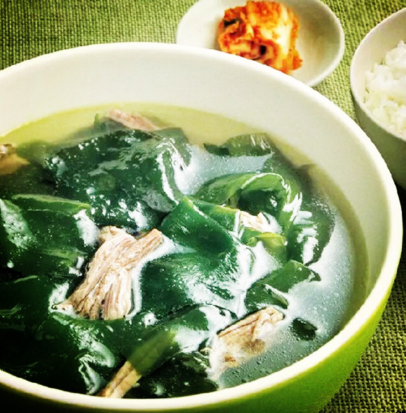 《韓國人生日喝海帶湯，是媽媽的小心機…》