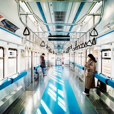 《首爾地鐵，拆椅子！4號線試營無座車廂》